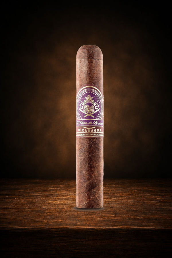 El Titan de Bronze Nicaragua Corona (6.2" x 48)