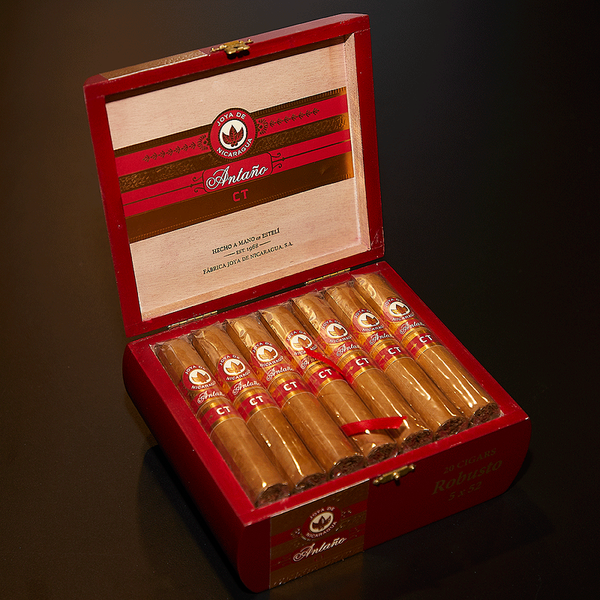 Joya de Nicaragua Antano Connecticut Corona Gorda (5.25" x 46)
