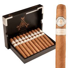 Montecristo Anejados 8 Anos Toro